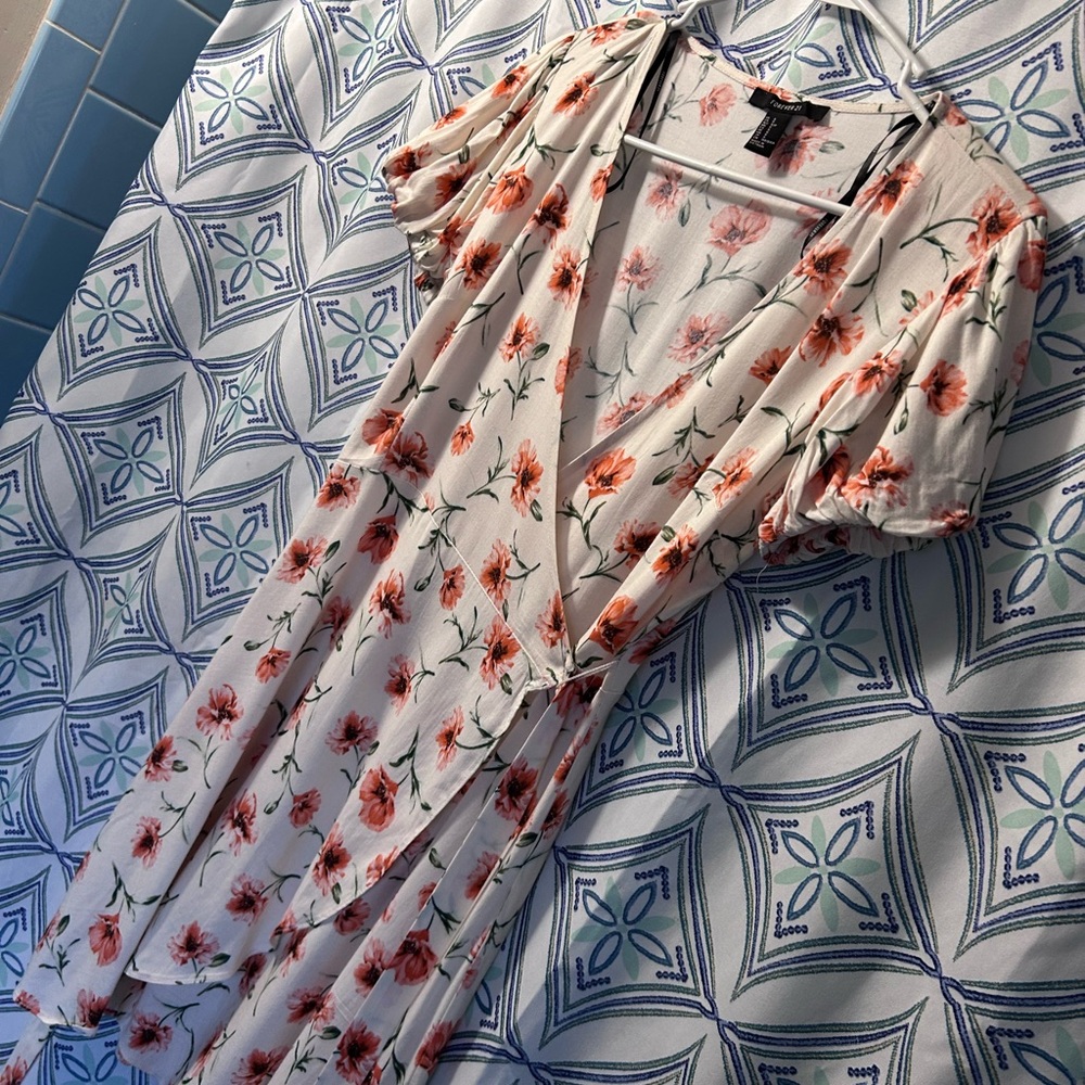 FOREVER 21 Floral Wrap Dress in Cream and Orange Print with Tie Waist - Picture 9 of 12